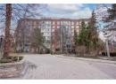 View of apartment building / complex