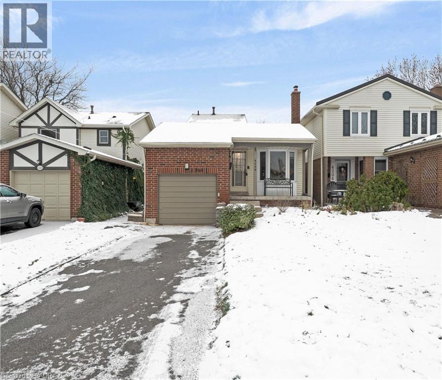 4208- Stonemason Crescent