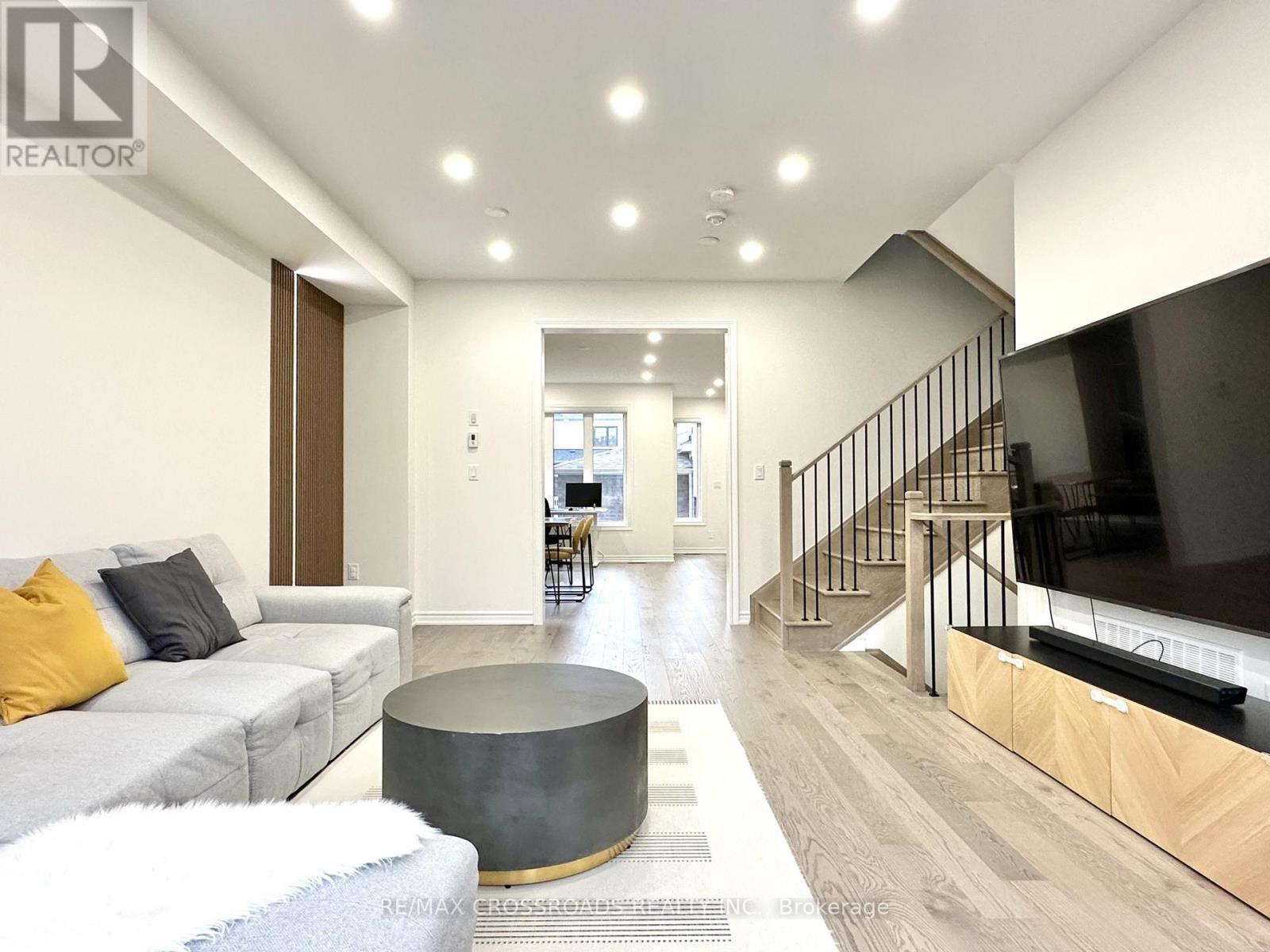 493- Twin Streams Road