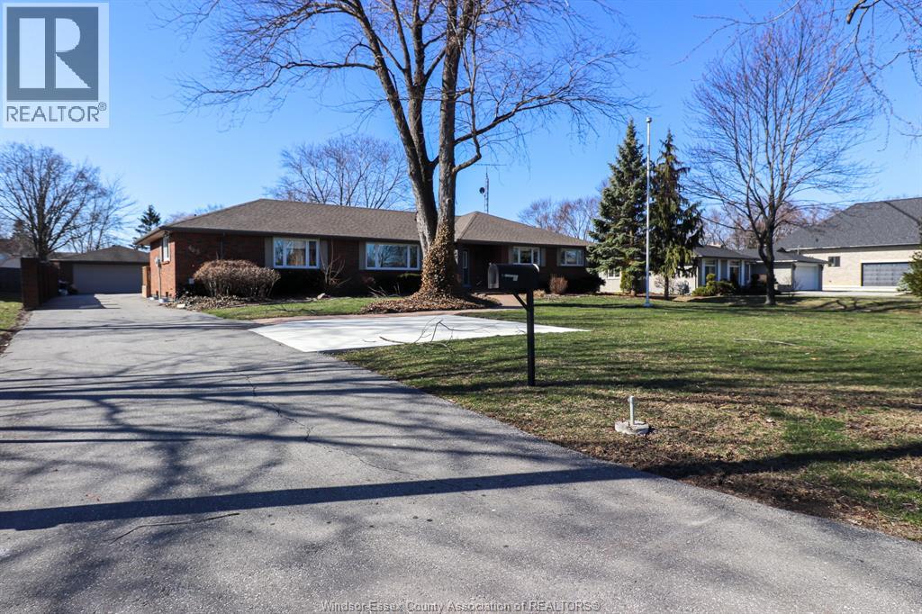 463- Russell Woods Road