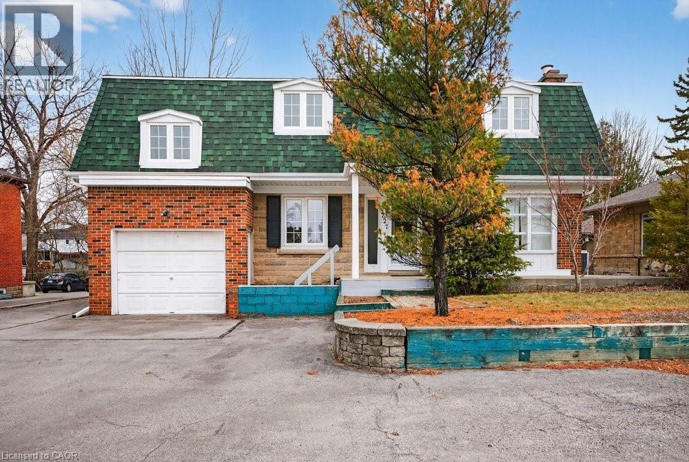 727- Brant Street