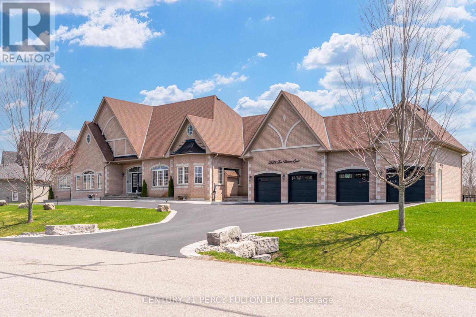 5121- Tom Thomson Court