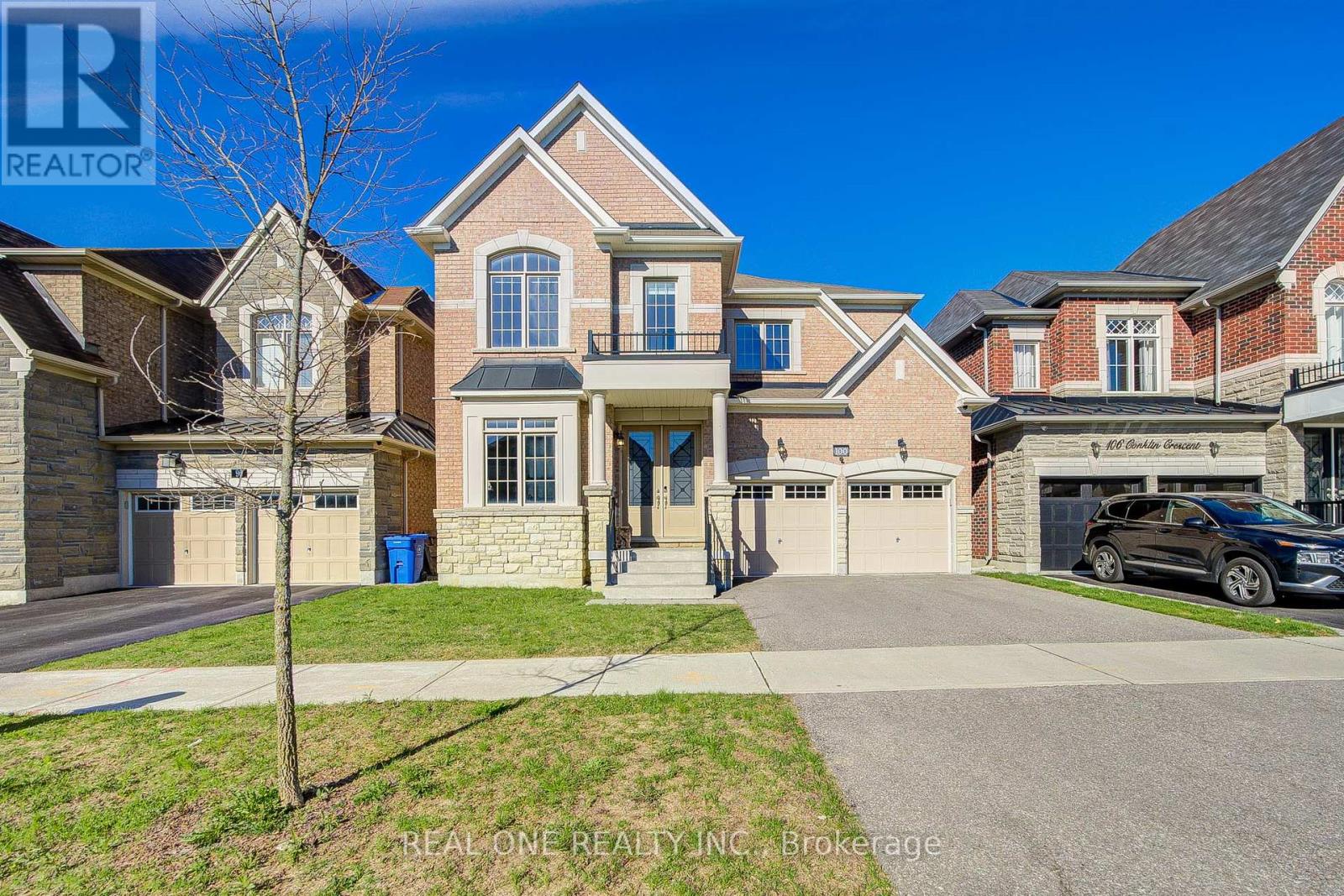 100- Conklin Crescent