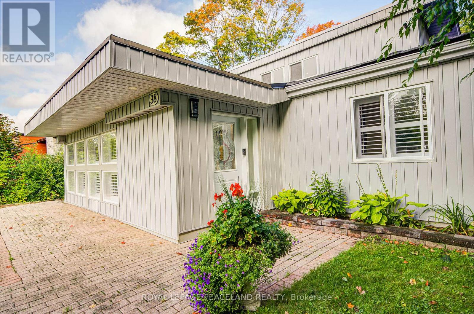 38- Lakeview Avenue