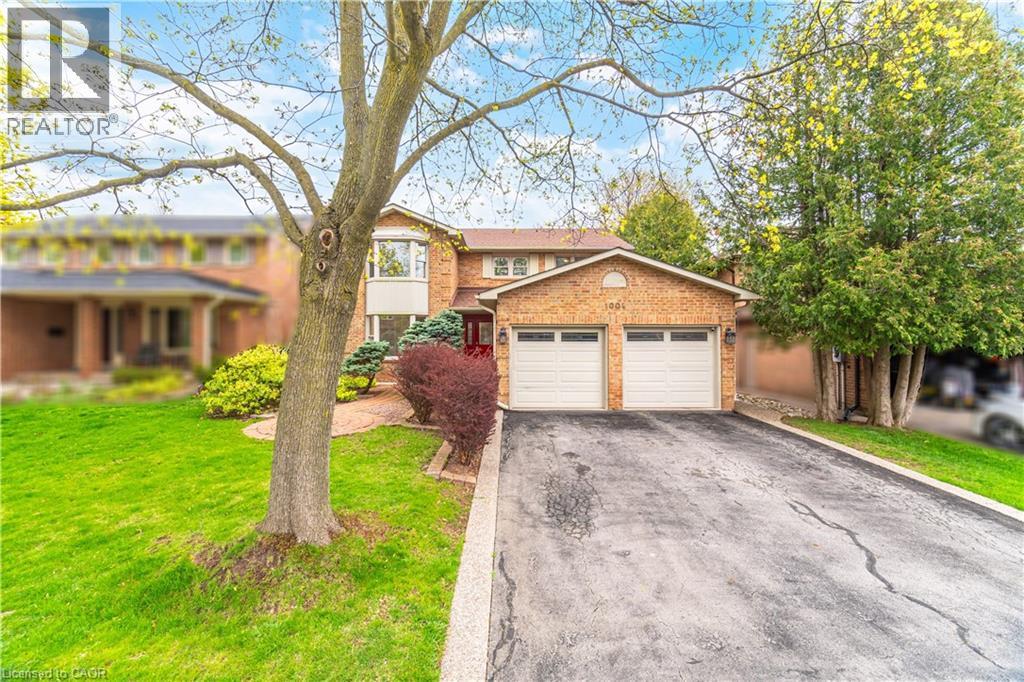 1004- Roxborough Drive