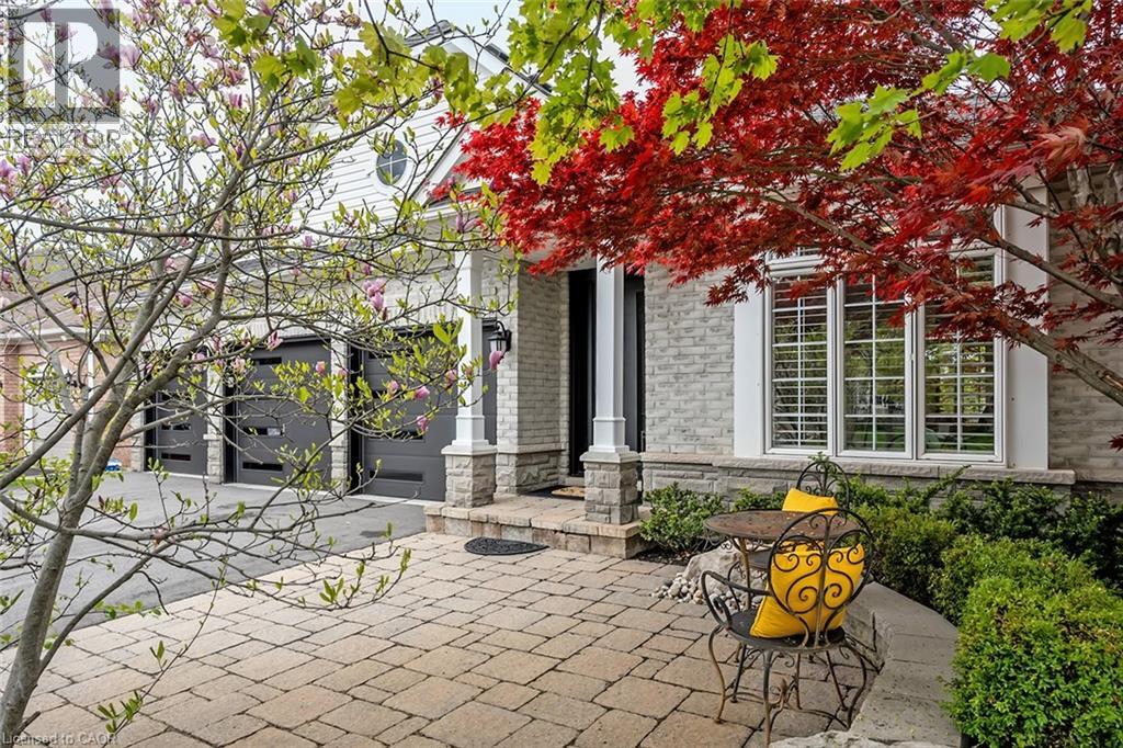 4285- Couples Crescent