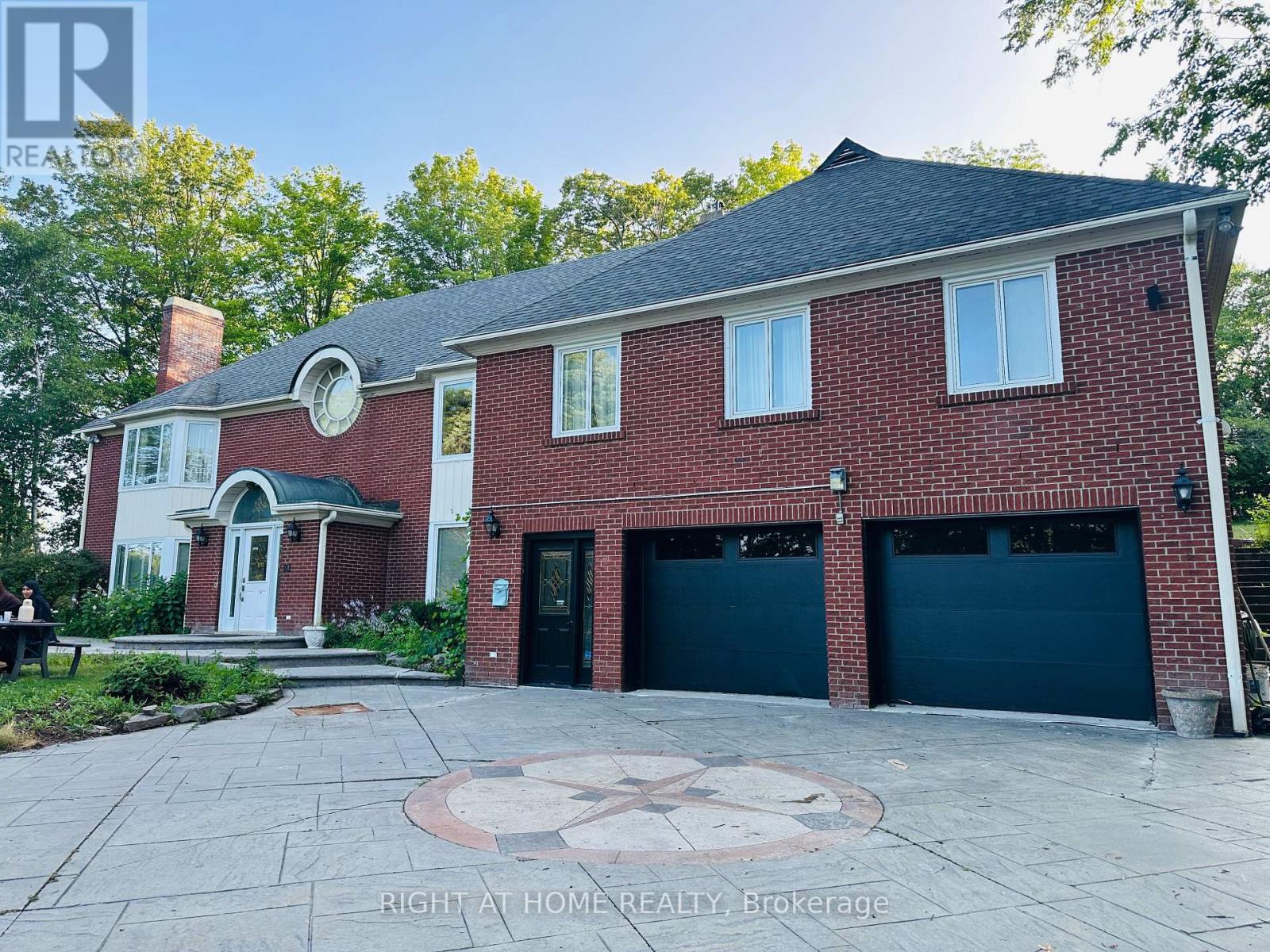 12- Keily Crescent  East
