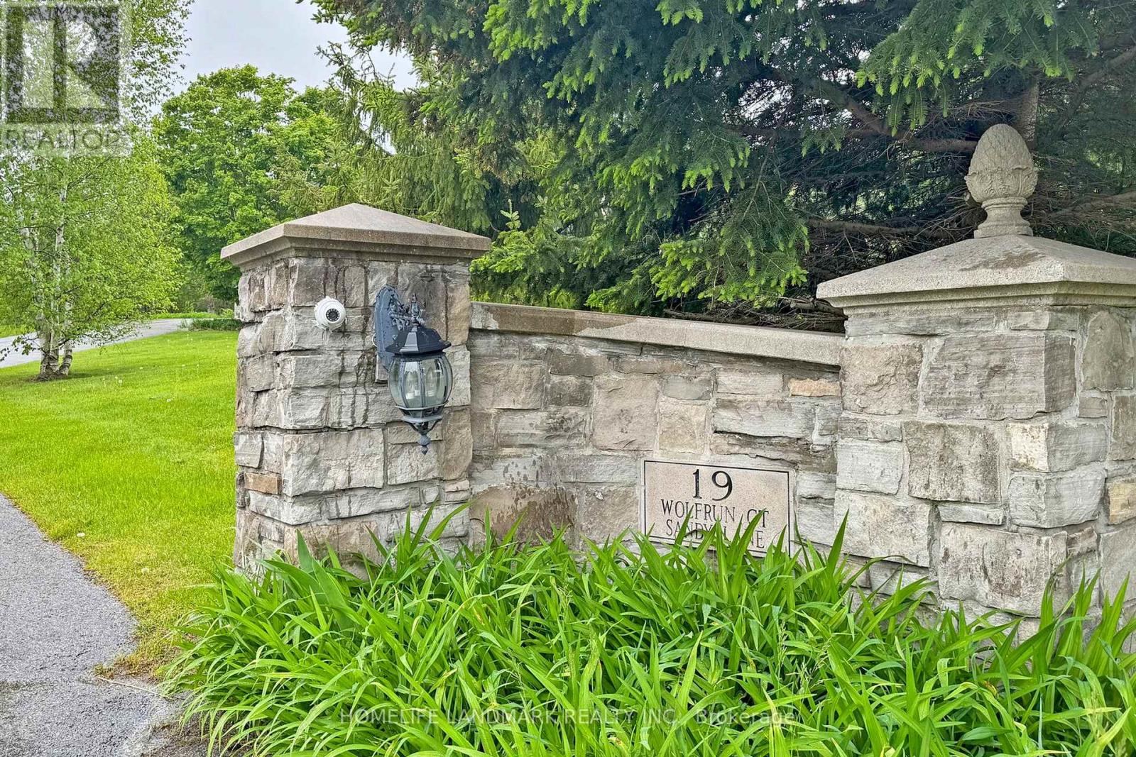 19- Wolf Run Court