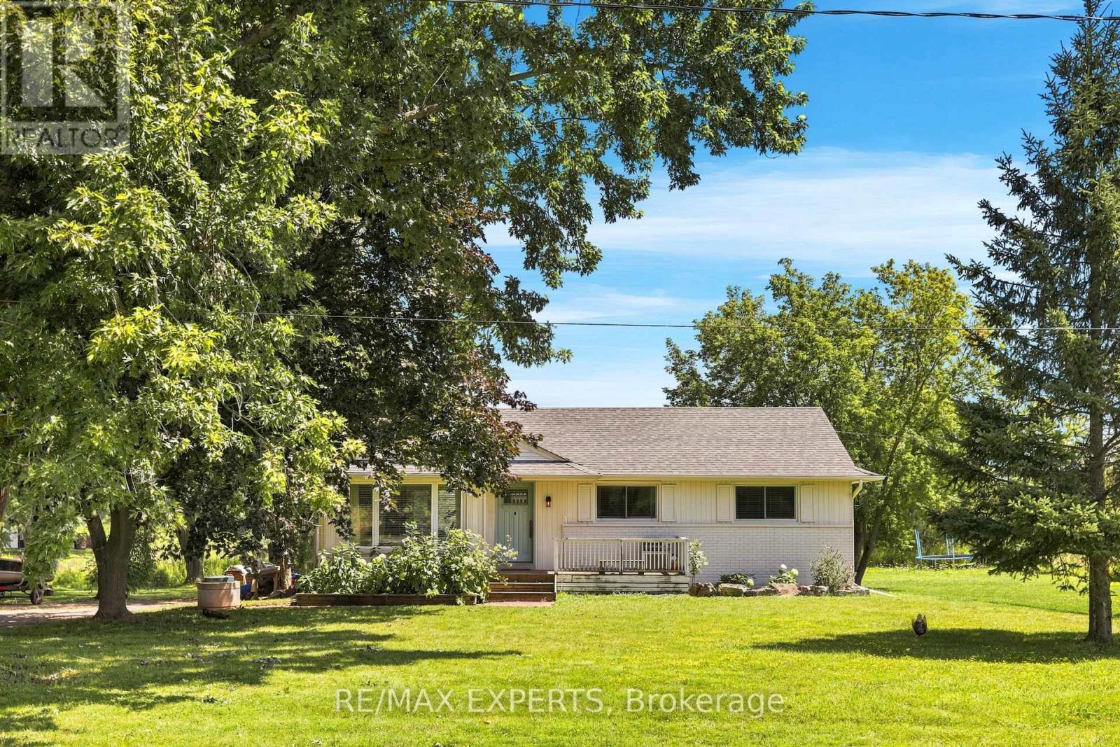 2724- 8 Sideroad