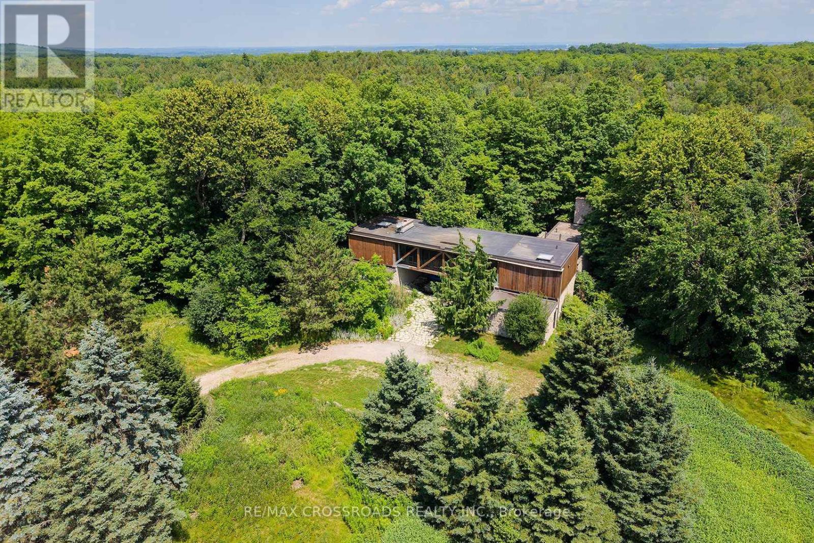 15135- Rockside Road