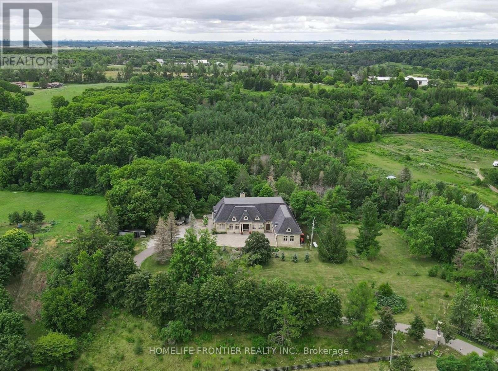7645- 16th Sideroad